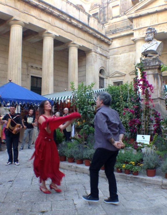 1001967_302710396558196_5464775904881046260_n